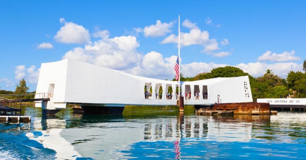 линкор аризона перл харбор. мемориал аризона перл харбор. корабль аризона мемориал. перл харбор мемориал аризона. мемориал линкора «аризона» пёрл-харбор.